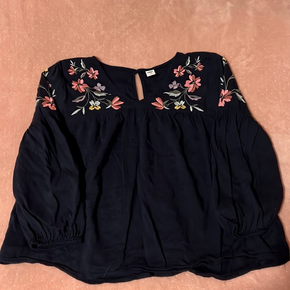 Old Navy - boho- flower top. XS